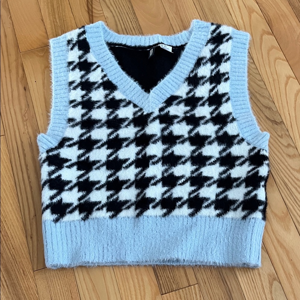 H&M Houndstooth V-Neck Sweater Vest